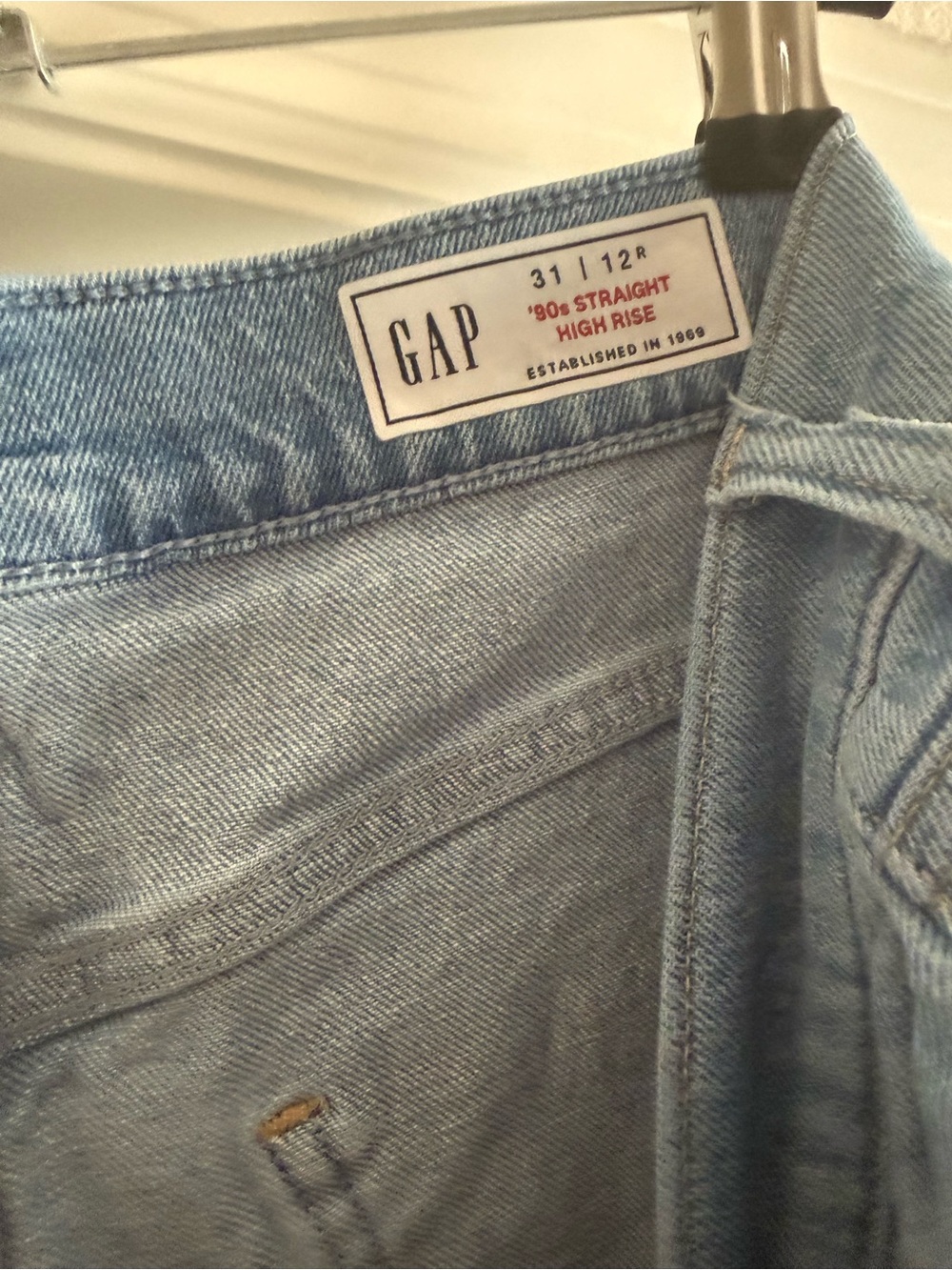 GAP Women’s Straight High-Rise Jeans — Light Blue Denim